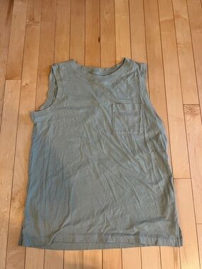 Madewell Sleeveless Pocket Tank Top in Olive Green Size Small